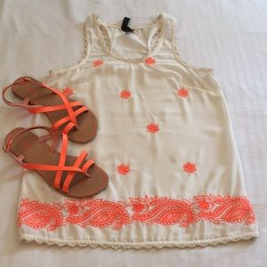 Super cute blouse never used 🧡